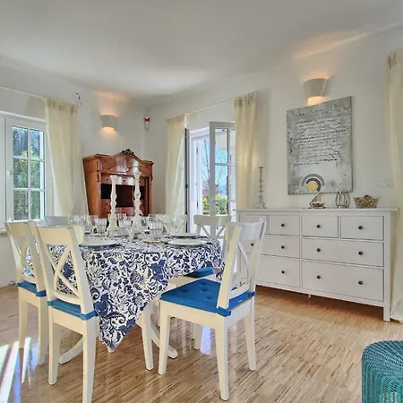 Del Mar Semesterbostad Pula